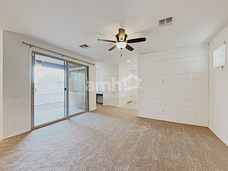 Building Photo - 2264 S Osborn Ln