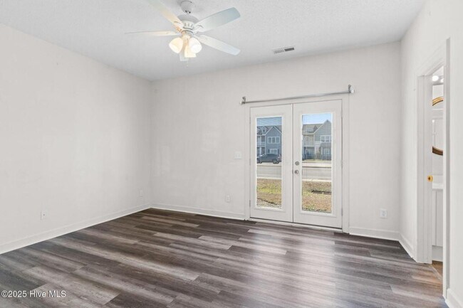Building Photo - 321 S Kerr Ave