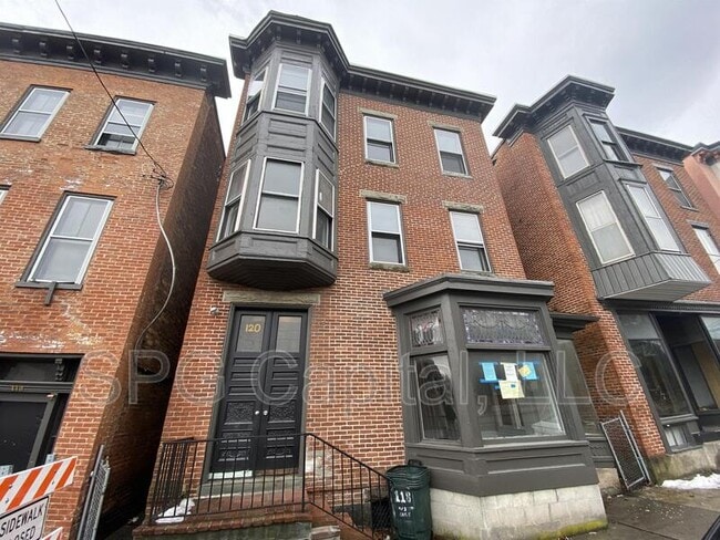 Building Photo - 120 Lincoln Way W