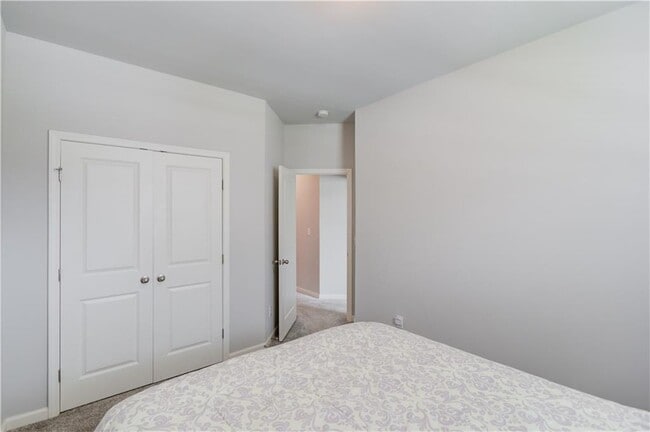 Building Photo - 404 Henson Farm Dr