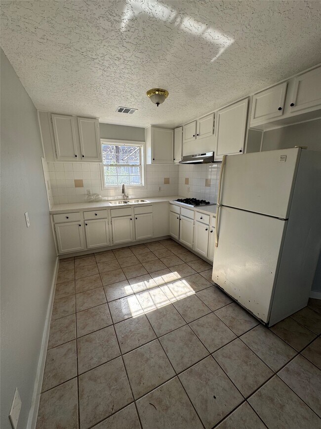 Building Photo - 2101 Maury St