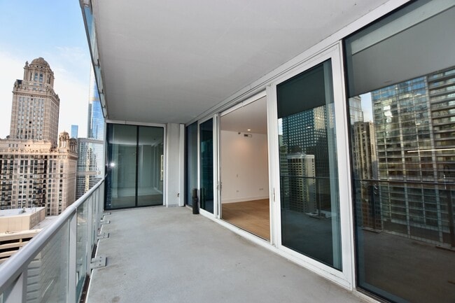 Building Photo - 60 E Randolph St