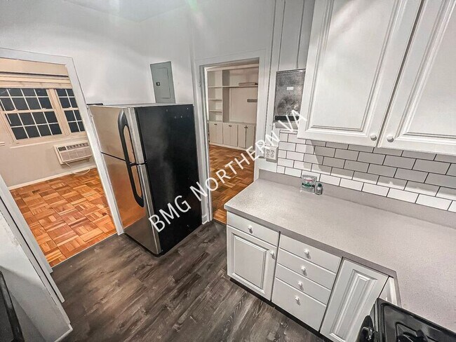 Building Photo - 3592 Martha Custis Dr