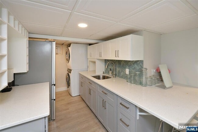 Building Photo - 117 Lake St