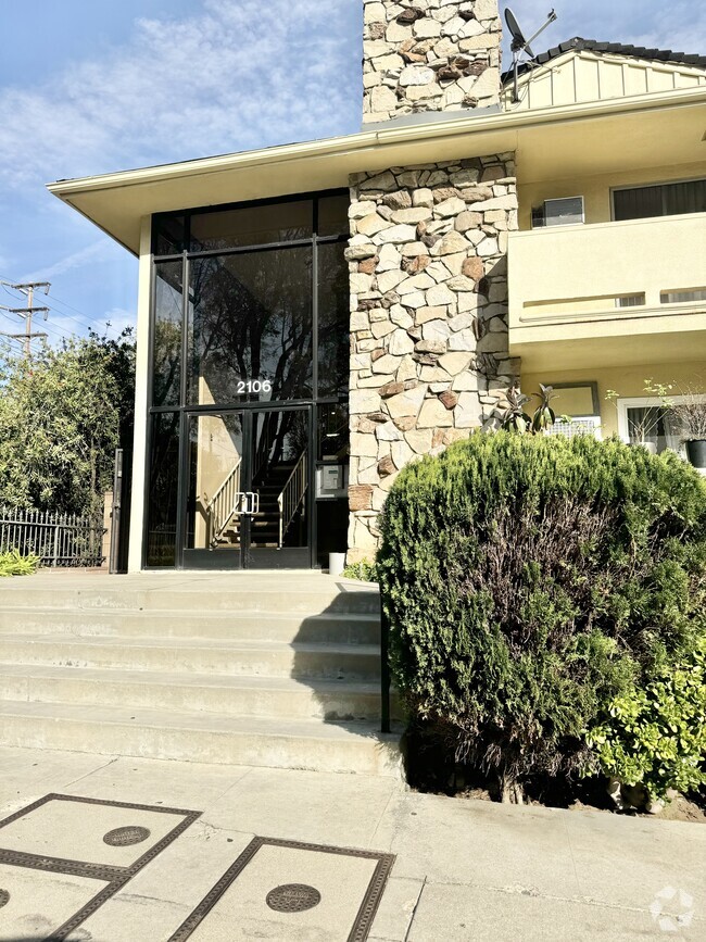 Building Photo - 2106 S Bentley Ave Los Angeles, CA 90025