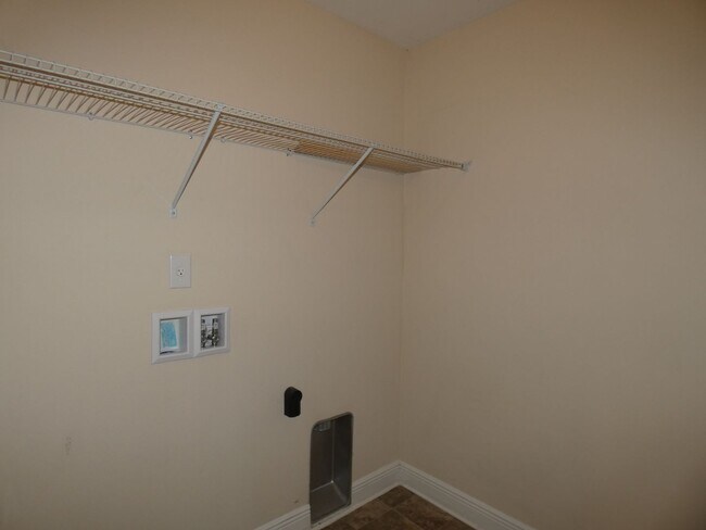 Building Photo - 5061 Carley Ct