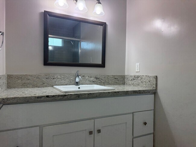 Building Photo - 2516 Fernley Dr