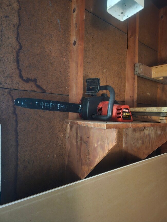 Building Photo - 6618 South Dr