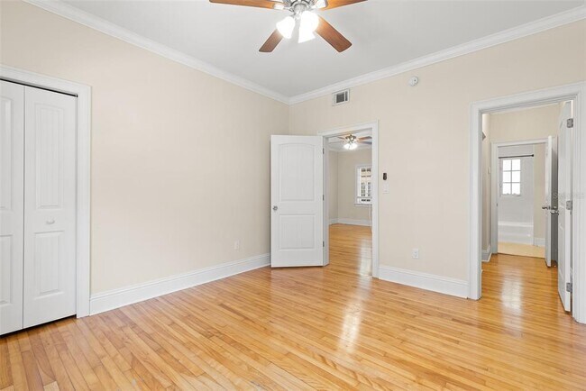 Building Photo - 2117 W Dekle Ave