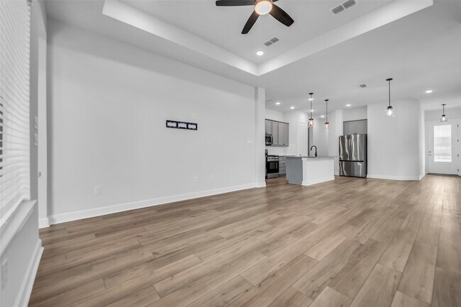 Building Photo - 1535 Park Path Dr