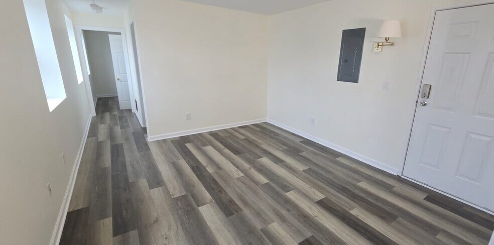 Building Photo - 46 S Cherry St