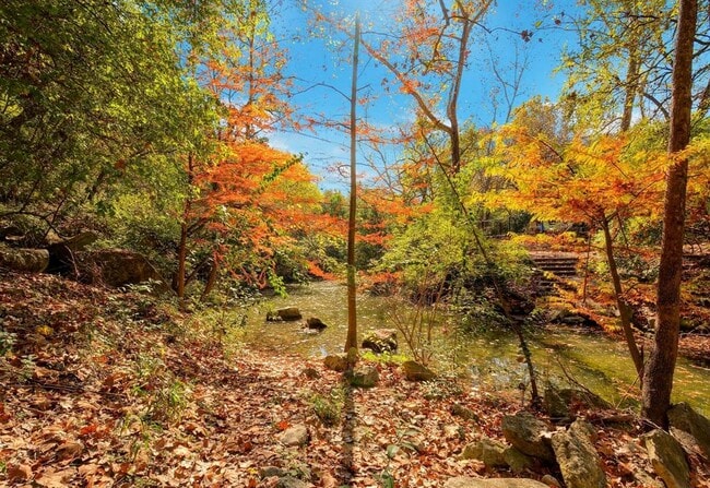 Building Photo - 1821 Westlake Dr