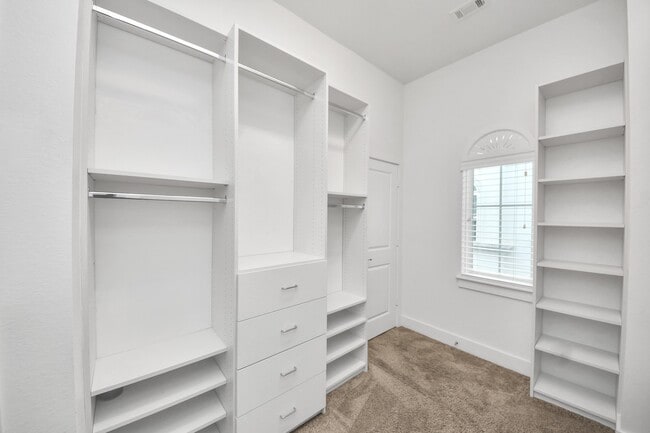Building Photo - 2704 Freund St