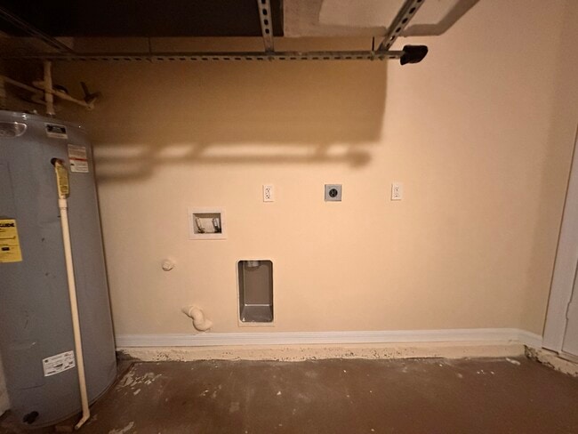 Building Photo - 906 SE 12th Terrace