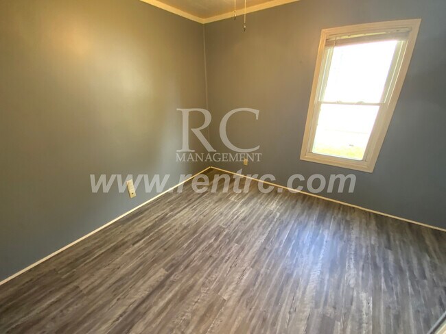 Building Photo - 117 Vance-
