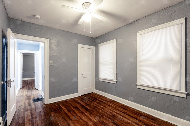 Building Photo - Charming and cozy house in historic East S...