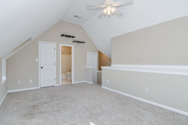 Building Photo - Large 3 Story Home in Evans!