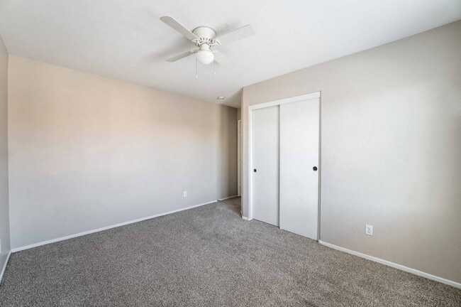 Building Photo - Charming 5-Bedroom Home in the Heart of Las Vegas
