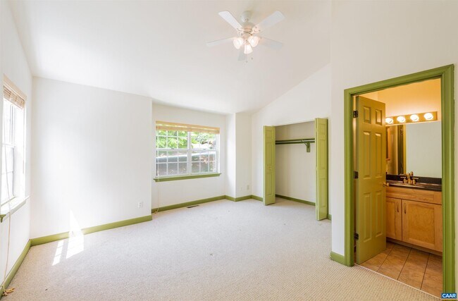 Building Photo - 1277 Maple View Dr