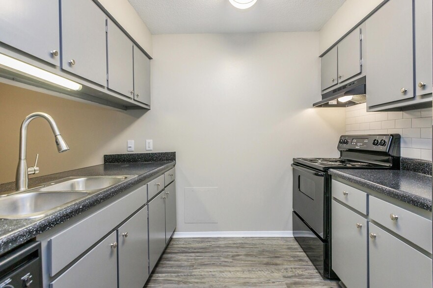 Building Photo - Kendall Place