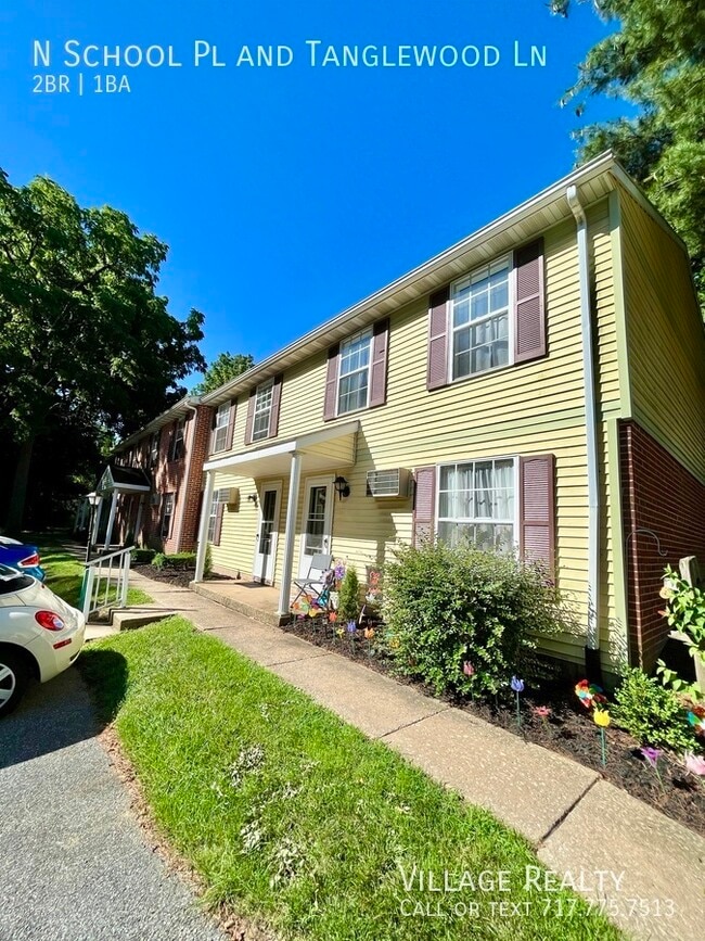 Building Photo - 319 N School Pl