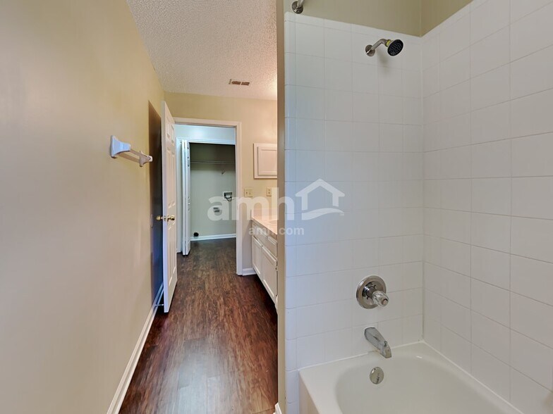 Building Photo - 7765 Spring Branch Dr N