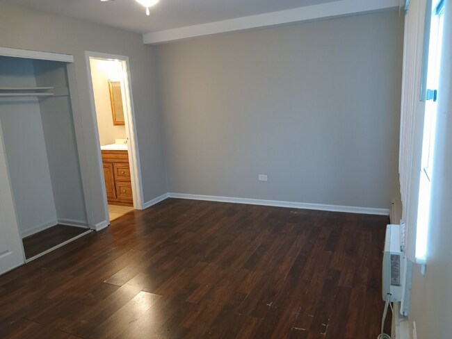 Building Photo - 876 Crimson Ct