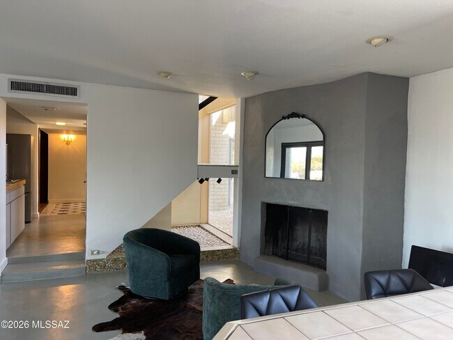 Building Photo - 6531 N Pontatoc Rd