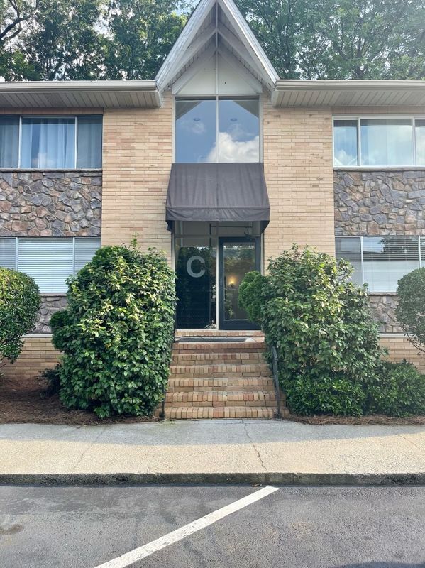 Building Photo - 115 Biscayne Dr NW