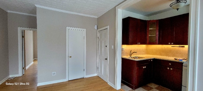 Building Photo - 677 Leonard St