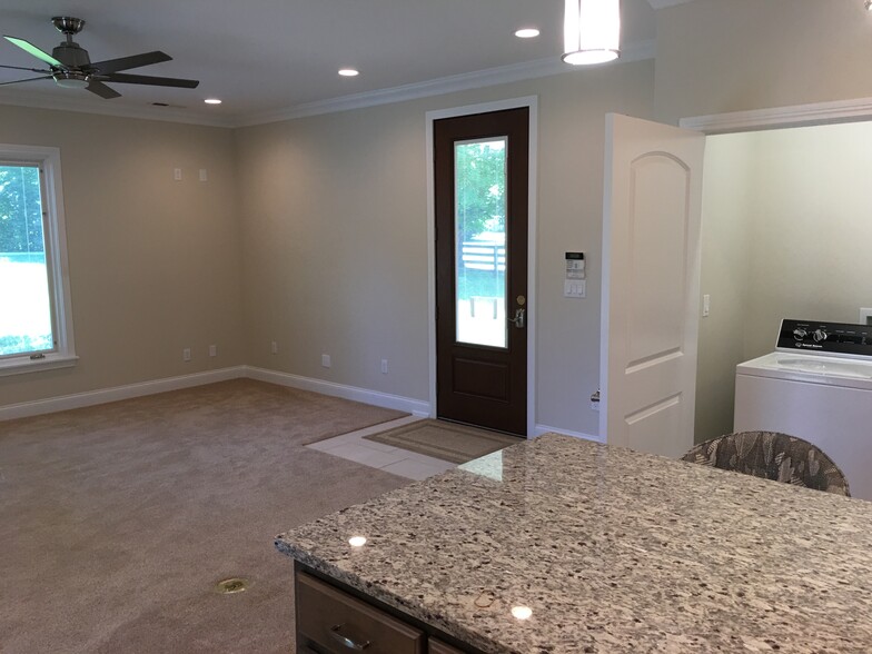 9 foot ceilings with crown molding - 2612 Tucker Station Rd