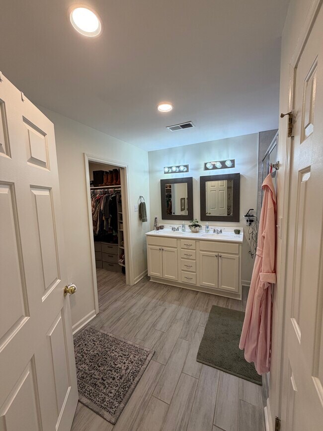 Building Photo - 1946 Corbin Rd