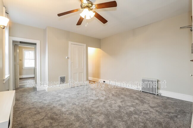 Building Photo - 212 E Broad St