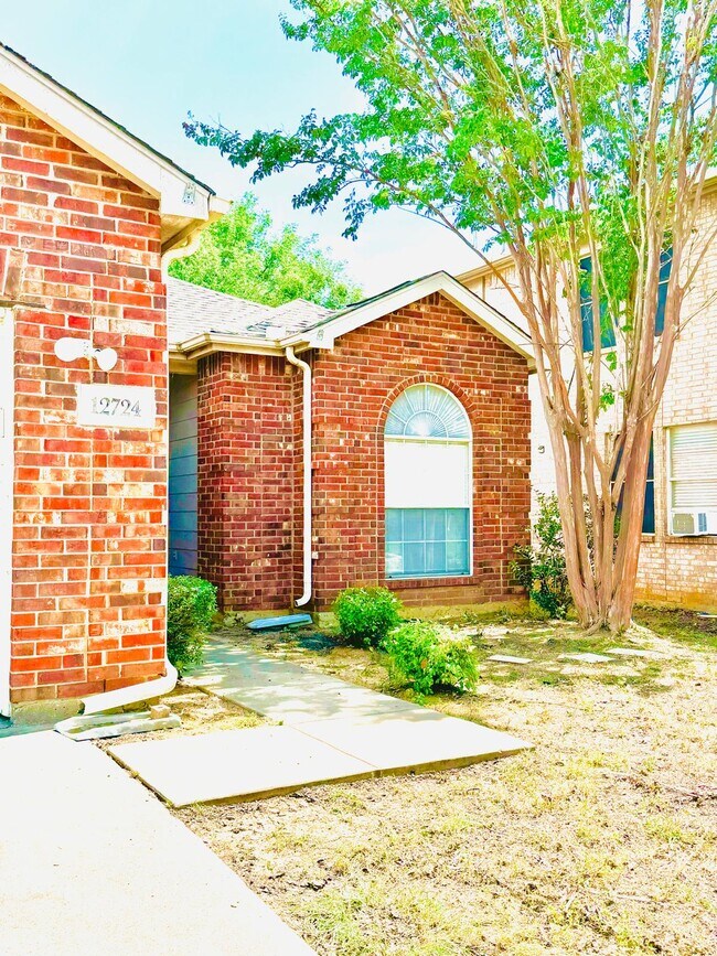 Building Photo - 12724 Chittamwood Trail