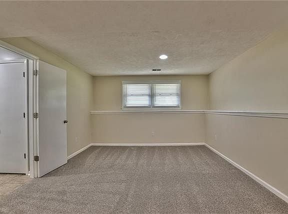 Building Photo - 15412 W 80th St