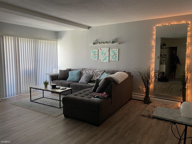 Building Photo - 1 br, 1 bath Condo - Pine Ridge Condominiums