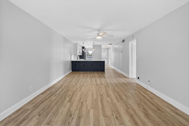 Building Photo - 2401 Del-Aire Blvd