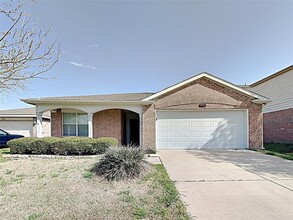 Building Photo - 8901 King Ranch Dr