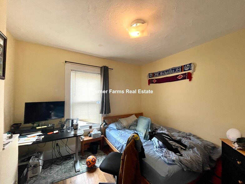 Building Photo - 59 Cedar St