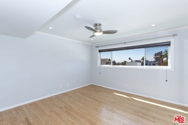 Building Photo - 1539 Laurel Ave