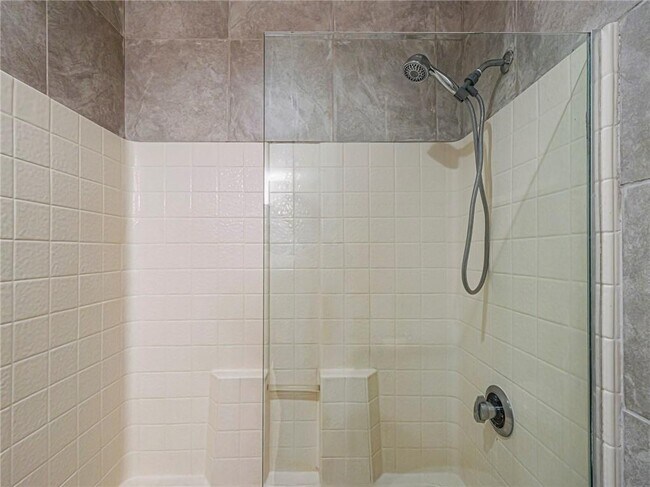 Building Photo - 5045 Fairways Cir