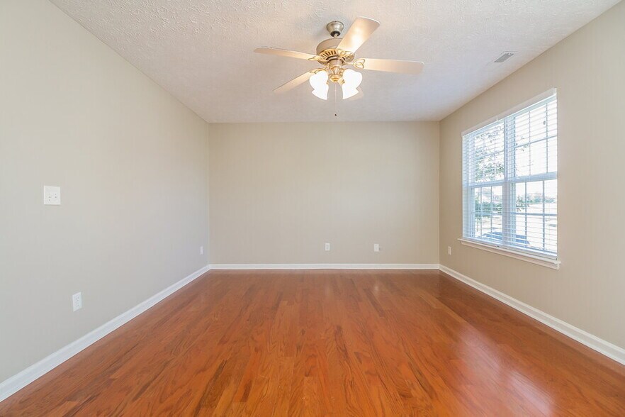 Building Photo - 328 Slippery Rock Dr