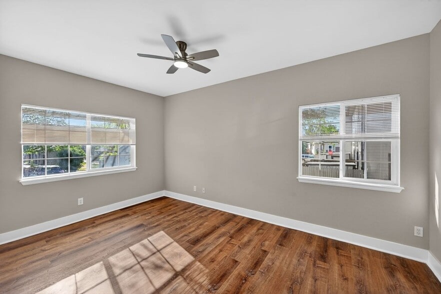 Building Photo - 10784 W 63rd Pl