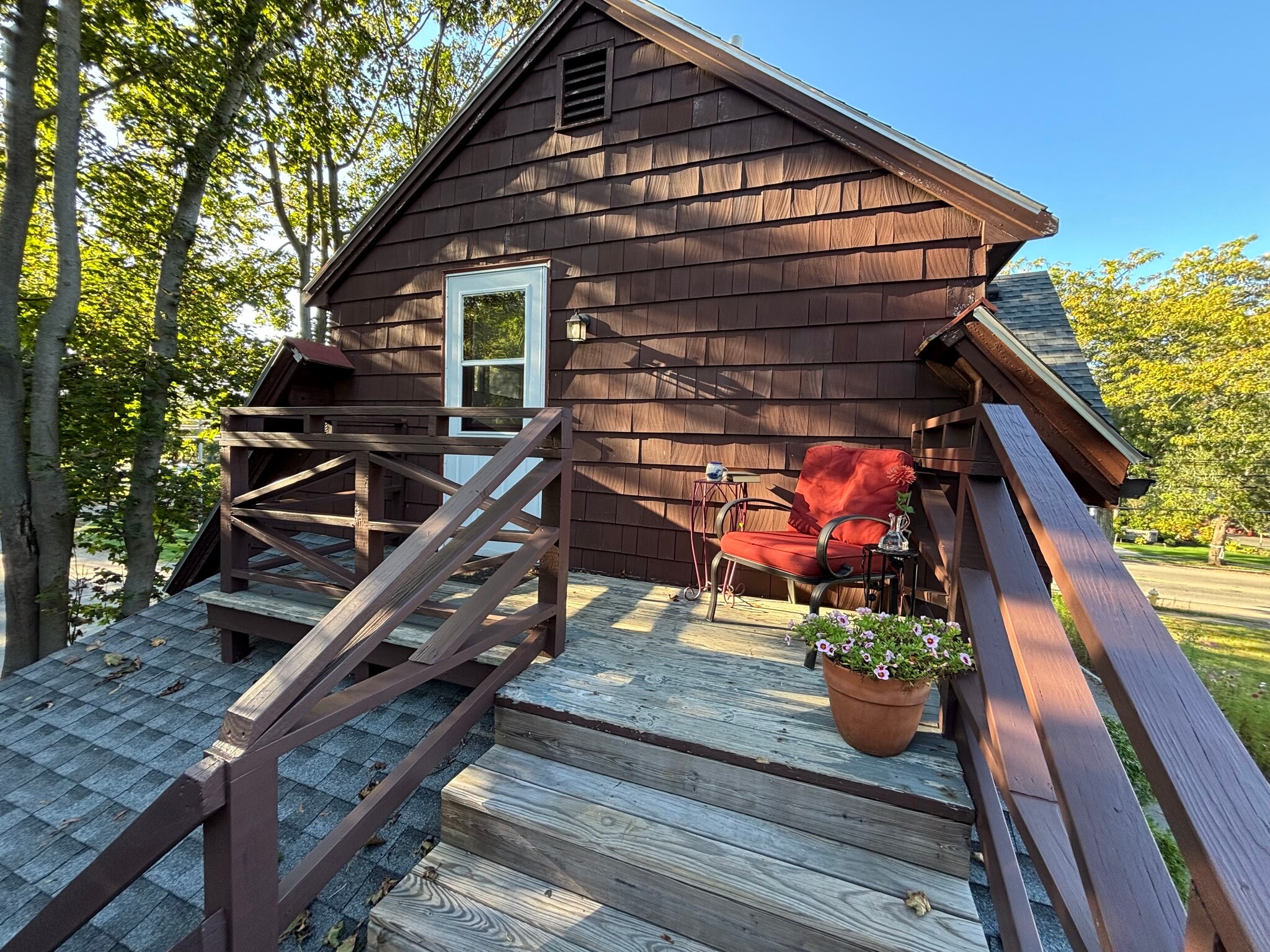 private balcony - 262 Pleasant St