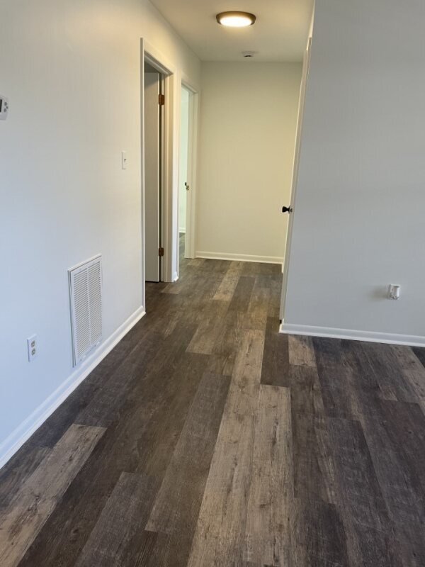 Building Photo - 25B Pine Ln