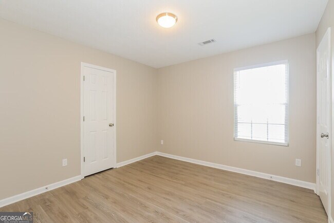 Building Photo - 1052 Navaho Trail