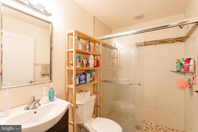 Building Photo - 1110 South St