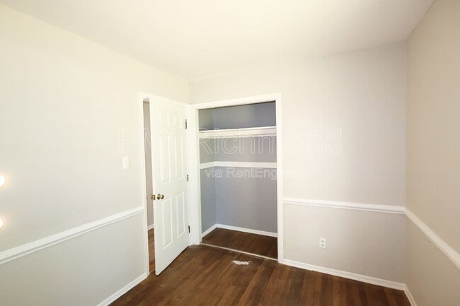 Building Photo - 2605 Seacliff Cir