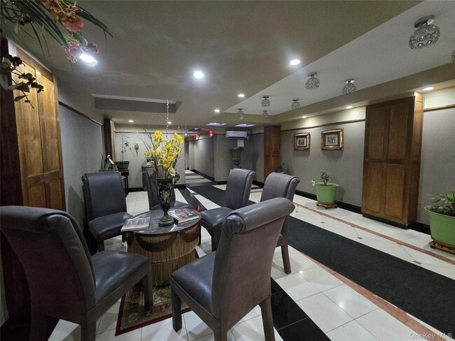 Building Photo - 83-71 116th St