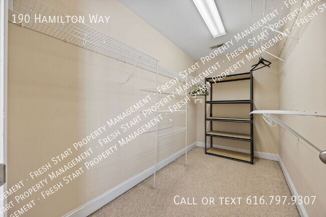 Building Photo - 190 Hamilton Way